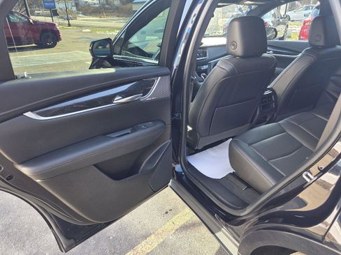 Used 2021 Cadillac XT5 Premium Luxury image 17