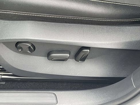 Certified 2023 Volkswagen Taos SE FWD image 16