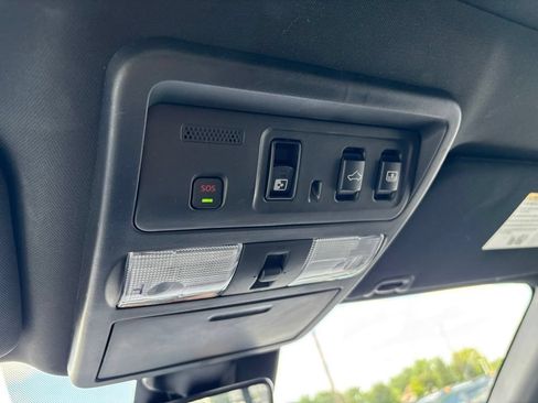 Used 2024 Nissan Titan PRO-4X w/ Pro-4x Convenience Package AWD/4WD image 22