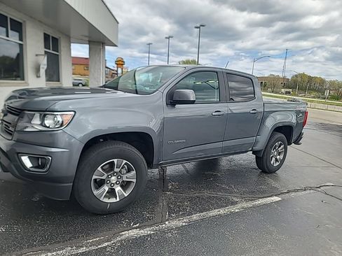 Used 2019 Chevrolet Colorado Z71 AWD/4WD image 2