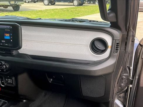 Used 2024 Jeep Wrangler Unlimited w/ Convenience Group AWD/4WD image 16