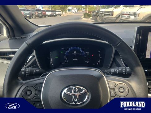 Used 2023 Toyota Corolla Cross AWD Hybrid w/ Convenience Package image 10