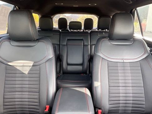 Used 2025 Ford Explorer ST-Line image 39