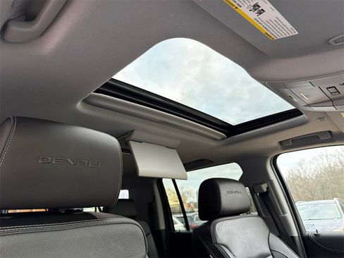 Used 2020 GMC Yukon XL Denali w/ Open Road Package image 16