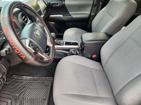 Used 2019 Toyota Tacoma SR5 image 10