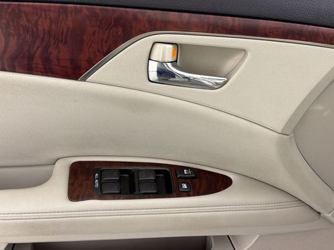 Used 2011 Toyota Avalon FWD image 15