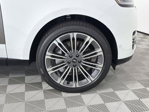 New 2025 Land Rover Range Rover SE image 35