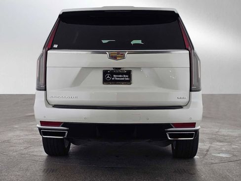 Used 2023 Cadillac Escalade Premium Luxury w/ Performance Package image 4