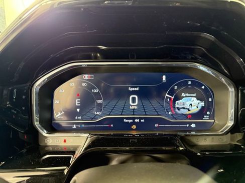 Used 2025 GMC Sierra 1500 Elevation w/ Preferred Package image 18