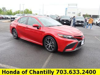 Used 2021 Toyota Camry SE FWD video 1