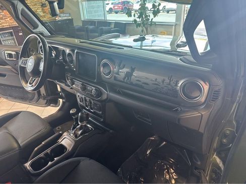 Used 2021 Jeep Wrangler Unlimited Sahara w/ Uconnect 4C Nav & Sound Group image 27