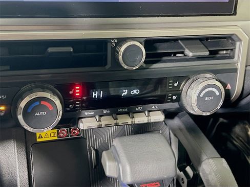 Certified 2025 Toyota 4Runner TRD Off-Road Premium image 15