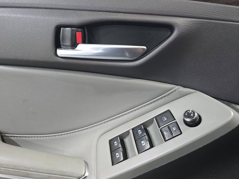 Used 2021 Toyota Avalon XLE FWD image 26