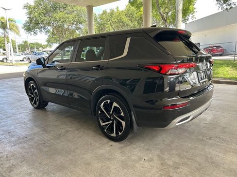 Used 2023 Mitsubishi Outlander SE FWD image 4