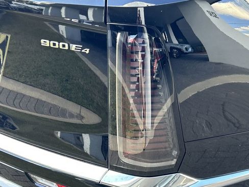 New 2026 Cadillac Vistiq Premium Luxury image 8