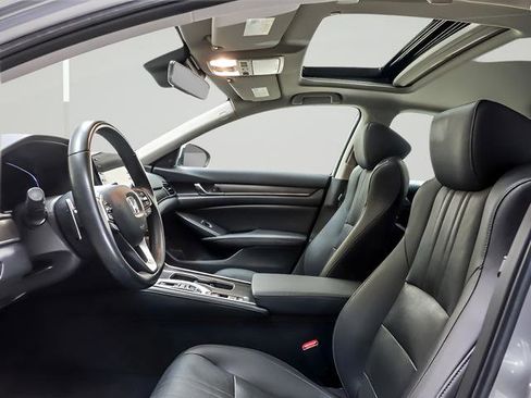 Used 2021 Honda Accord Touring image 9