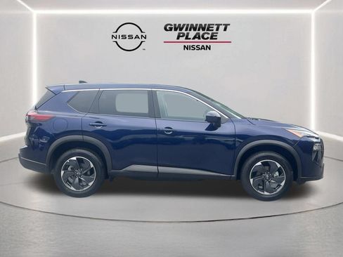 Used 2025 Nissan Rogue SV AWD/4WD image 23