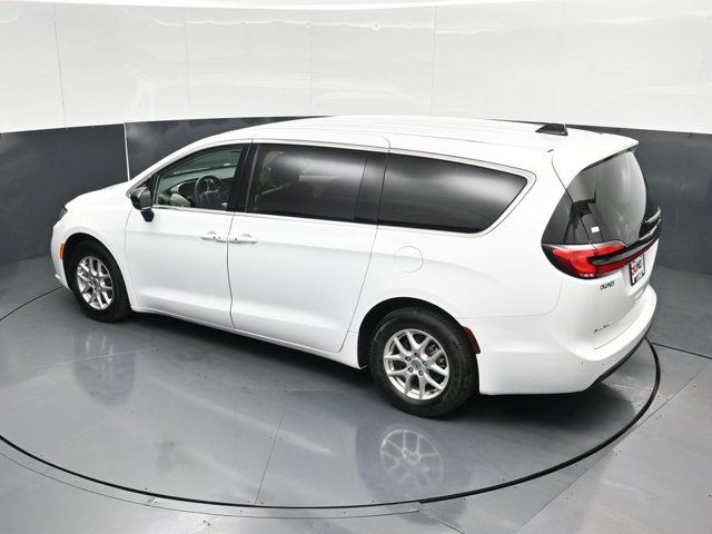 Certified 2024 Chrysler Pacifica Touring-L FWD image 56