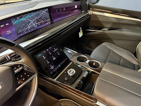 New 2025 Cadillac Escalade ESV Premium Luxury w/ Touring Package image 42