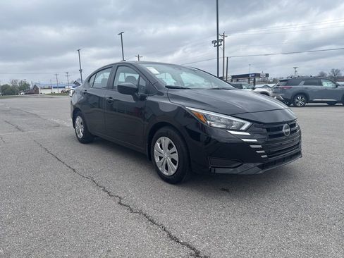 New 2025 Nissan Versa S w/ Trunk Package FWD image 1
