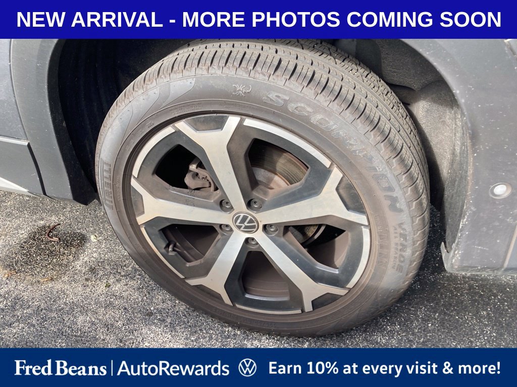 Used 2026 Volkswagen Tiguan SE AWD/4WD image 7