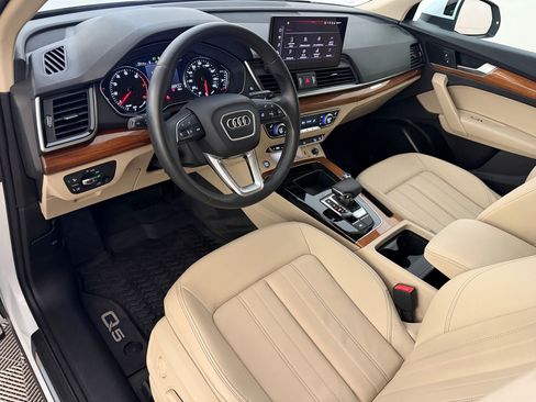 Used 2023 Audi Q5 2.0T Premium w/ Convenience Package AWD/4WD image 4