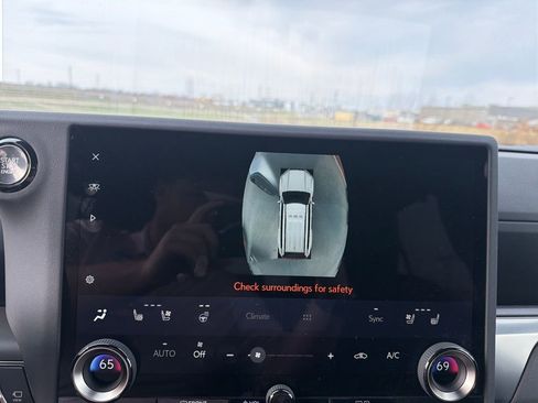 Used 2024 Lexus GX 550 image 13