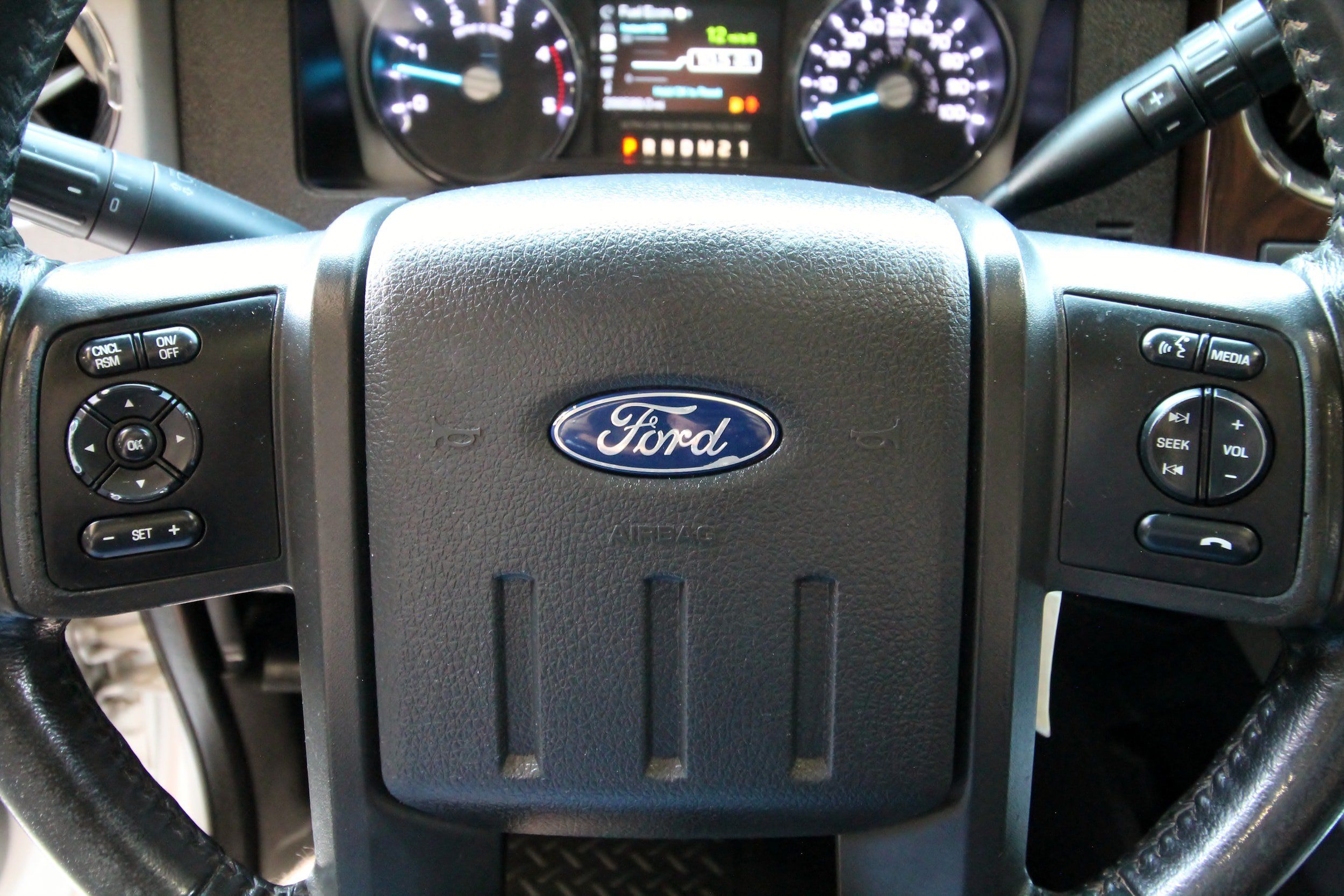 Used 2015 Ford F250 Lariat w/ Lariat Ultimate Package AWD/4WD image 26