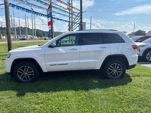 Used 2018 Jeep Grand Cherokee Limited AWD/4WD image 4