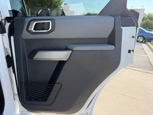 Used 2023 Ford Bronco Black Diamond w/ Sasquatch Package AWD/4WD image 32