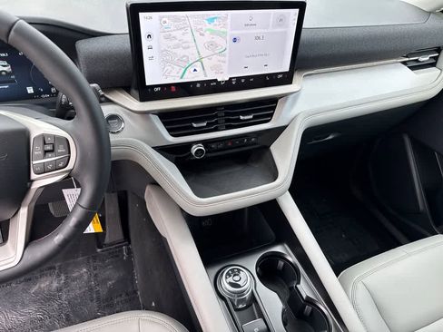 New 2026 Ford Explorer Active w/ Active Comfort Package image 28