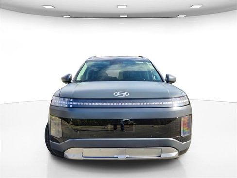 New 2026 Hyundai Ioniq 9 Limited AWD/4WD image 2