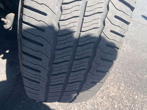 Used 2013 Ford E-250 and Econoline 250 image 2