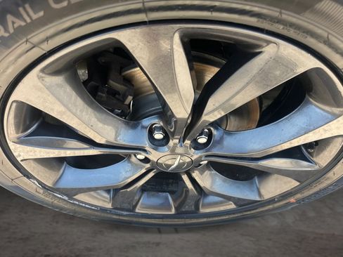 Used 2018 Chrysler Pacifica Touring-L Plus w/ S Appearance Package FWD image 16