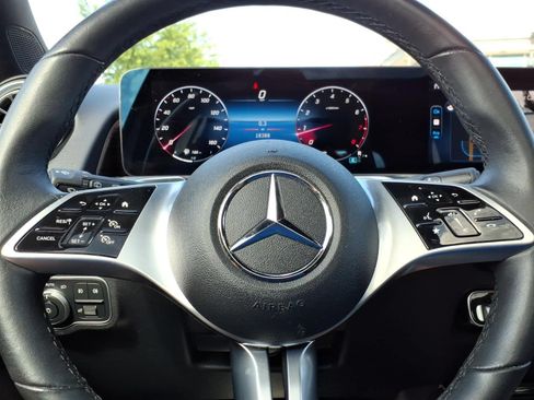 Used 2025 Mercedes-Benz GLB 250 4MATIC image 28
