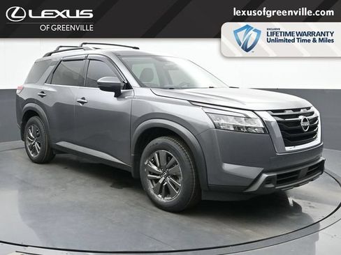 Used 2022 Nissan Pathfinder SV FWD image 1
