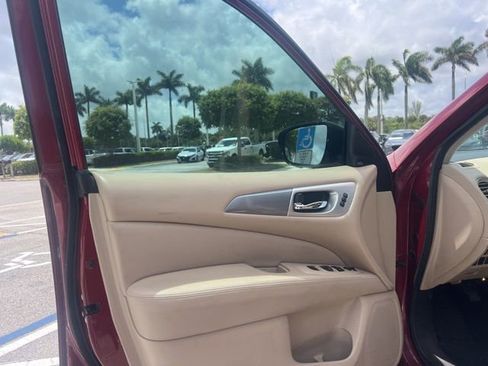 Used 2017 Nissan Pathfinder SL FWD image 16