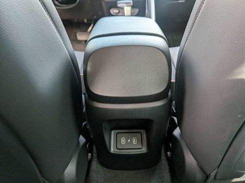 Used 2026 Hyundai Elantra Limited FWD image 21