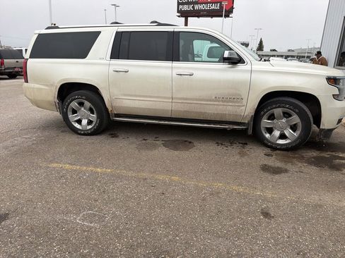 Used 2015 Chevrolet Suburban LTZ image 4
