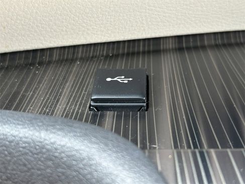 Used 2021 Toyota Sienna Platinum image 39