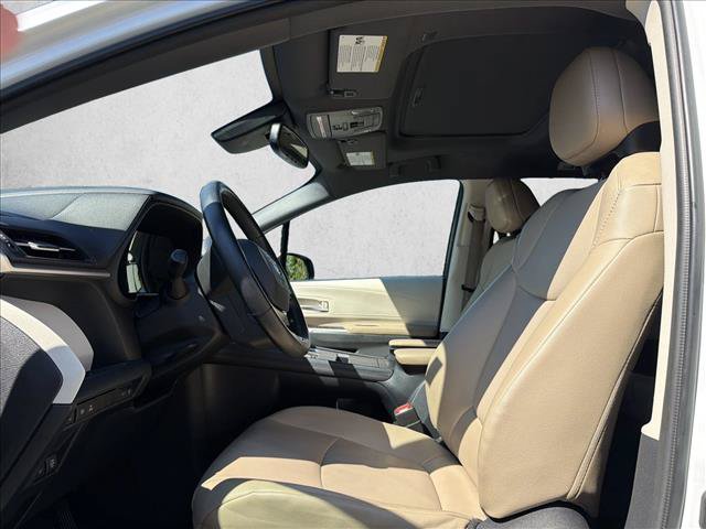 Used 2022 Toyota Sienna XLE w/ XLE Plus Package FWD image 11