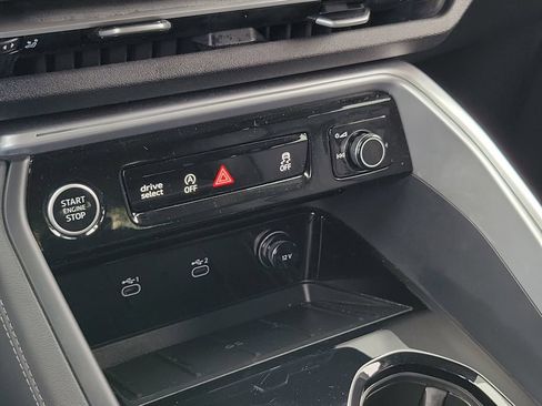 Used 2025 Audi Q5 Premium w/ Convenience Package AWD/4WD image 14