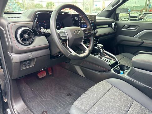 Used 2024 Chevrolet Colorado Z71 w/ Z71 Convenience Package 2 image 17
