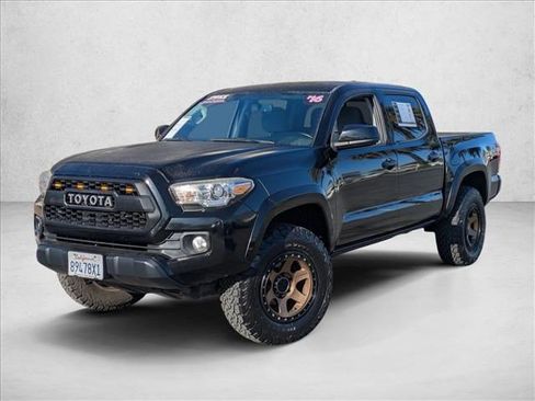 Used 2016 Toyota Tacoma SR5 w/ SR5 Appearance Package (SN) image 1