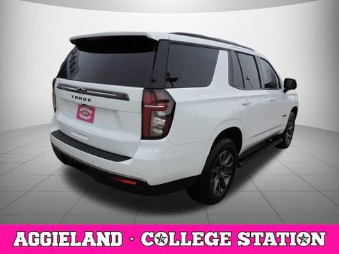 Certified 2022 Chevrolet Tahoe Z71 w/ Luxury Package AWD/4WD image 4