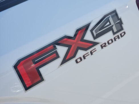 Used 2016 Ford F150 Platinum w/ Equipment Group 701A Luxury image 13