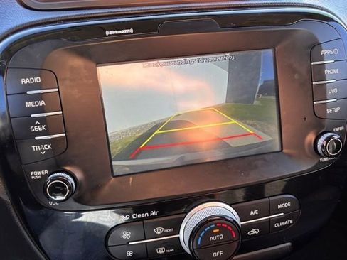 Used 2019 Kia Soul ! FWD image 24