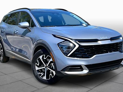 Used 2025 Kia Sportage EX w/ Premium Package image 3