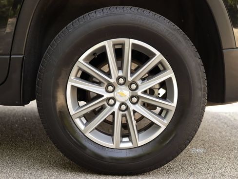 Used 2023 Chevrolet Traverse LT AWD/4WD image 40