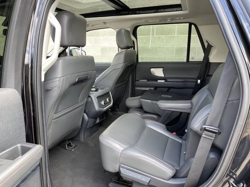 Used 2025 Ford Expedition Active AWD/4WD image 15